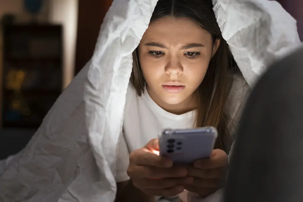 Ansiedad FOMO - Psicología de las redes sociales