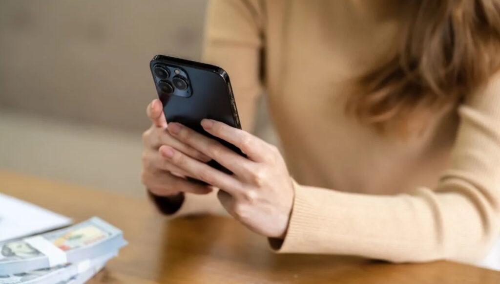 Pareja virtual comunicándose - Psicología del amor online.jpg