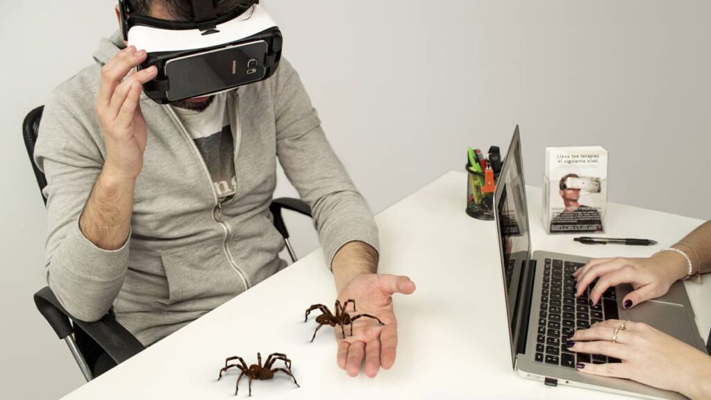 Realidad virtual aplicada a terapia psicológica: avances en psicología clínica